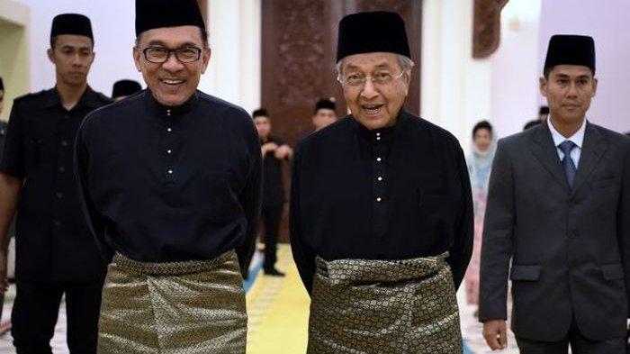 Anwar Ibrahim dan Mahathir Mohamad 2