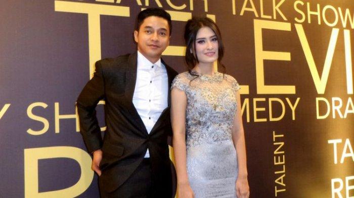 Artis peran Adly Fairuz dan kekasihnya Angbeen Rishi
