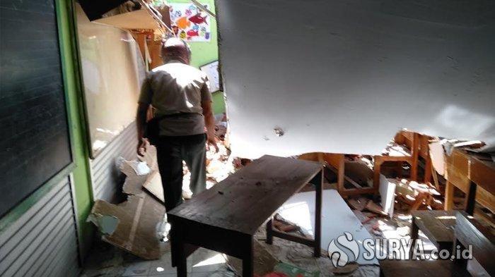 atap SDN Gentong ambruk 2