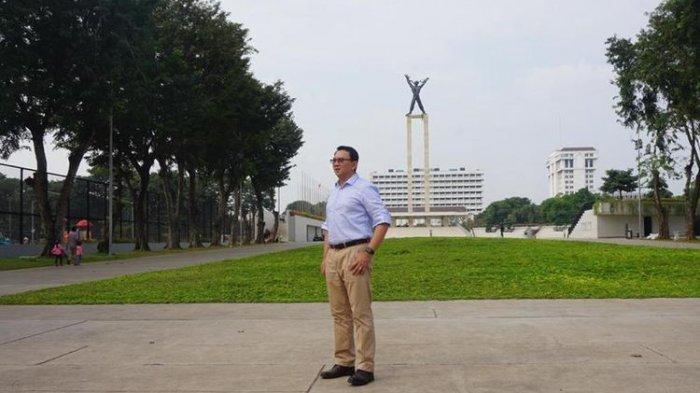 Basuki Tjahaja Purnama berkunjung ke Lapangan Banteng