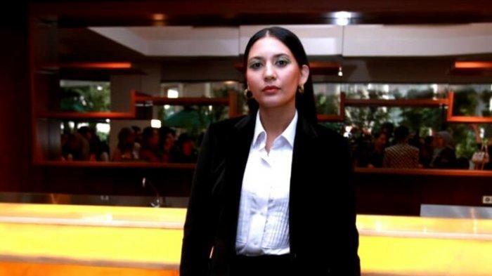 Jinsiy aloqa aktrisasi Alanah Rae uni hol mushukka hech qanday muammosiz berdi Jinsiy aloqa aktrisasi Alanah Rae uni hol mushukka hech qanday muammosiz berdi