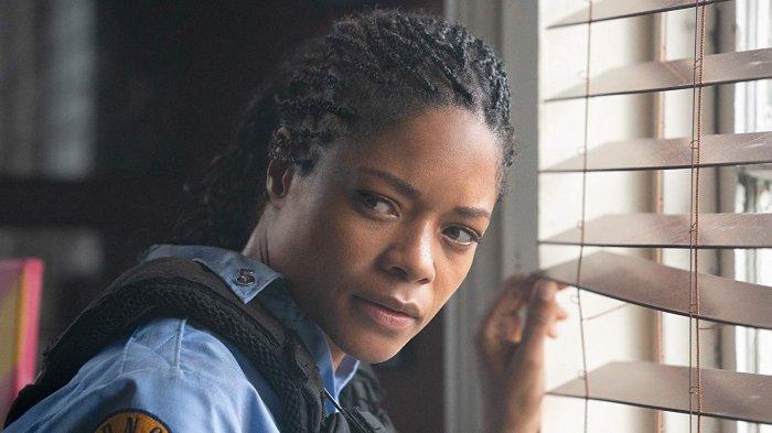 Black and Blue (2019) 34