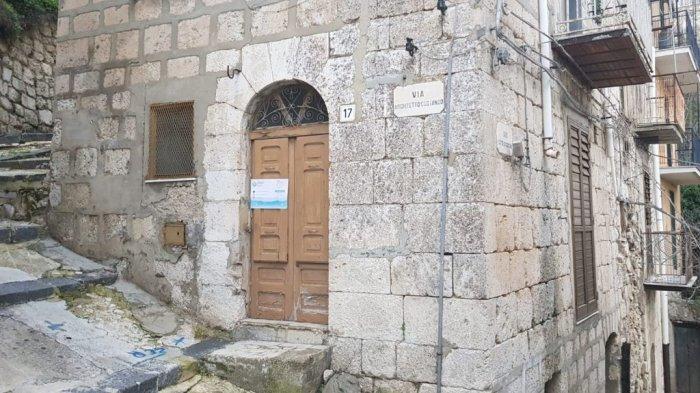 Contoh satu properti yang dijual murah di Mussomeli Italia 62