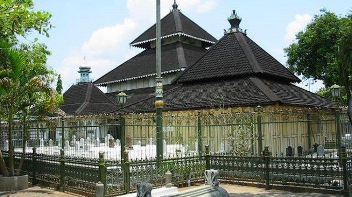 Cungkup Utama Masjid Agung Demak