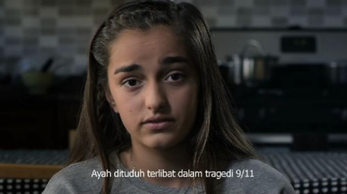 Cuplikan Adegan Bulan Terbelah di Langit Amerika