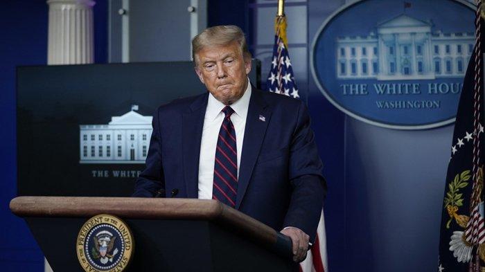 Donald Trump saat berbicara di Gedung Putih