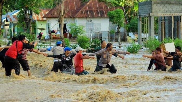 Evakuasi warga terdampak banjir Sungai Bone Gorontalo