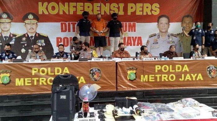 FAC alias Frans (65) pelaku rudapaksa