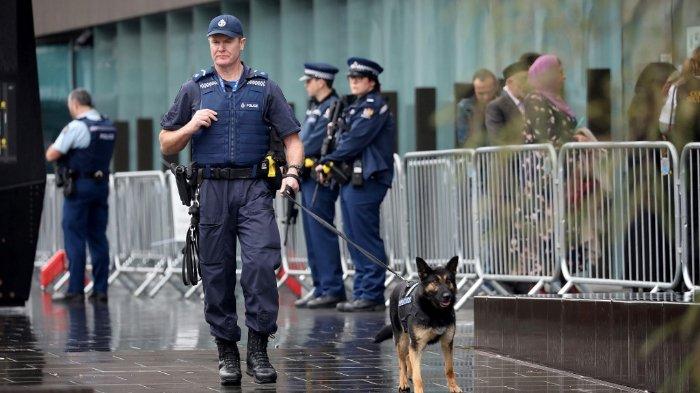 FOTO: Terlihat petugas kepolisian mengamankan area Gedung Pengadilan Tinggi Christchurch yang menggelar sidang vonis terdakwa Brenton Tarrant, pelaku penembakan masjid di Selandia Baru. Sidang berlangsung selama 4 hari sejak 24 Agustus 2020
