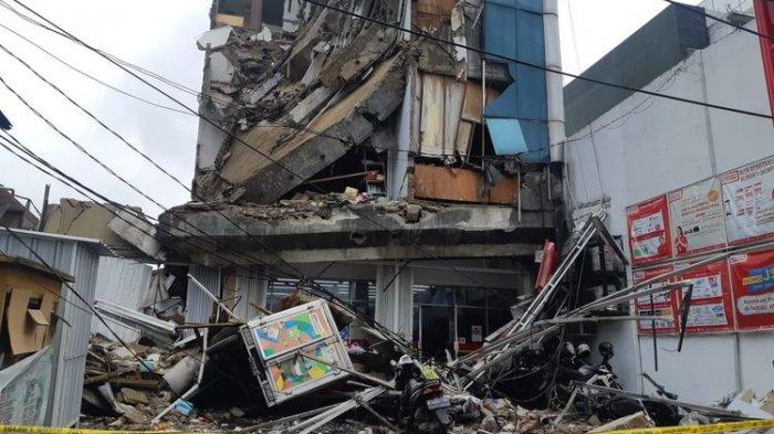 Gedung roboh di slipi 1