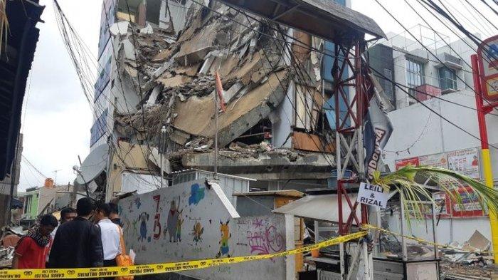 Gedung roboh di slipi 2