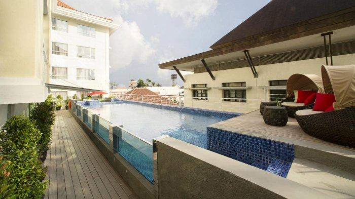 Grand Zuri Swimming Pool