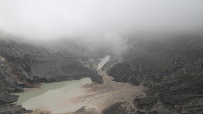 Gunung Tangkuban Parahu di Jawa Barat