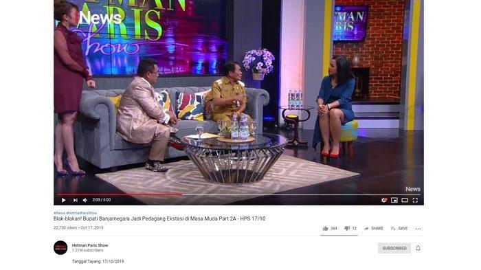 Hotman Paris saat mengobrol dengan Bupati Budhi Sarwono