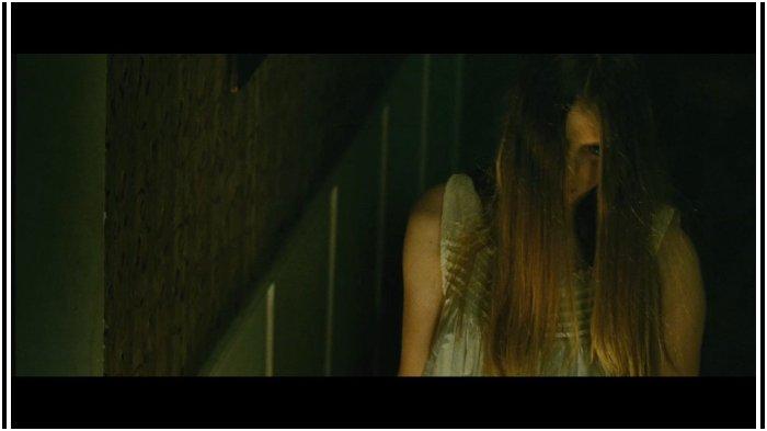 House at the End of the Street adalah film horor yang dibintangi oleh Jennifer Lawrence