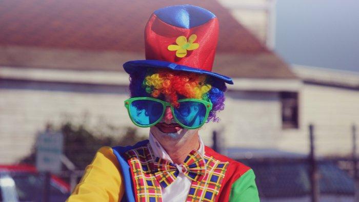 FOTO: Ilustrasi Badut Jalanan