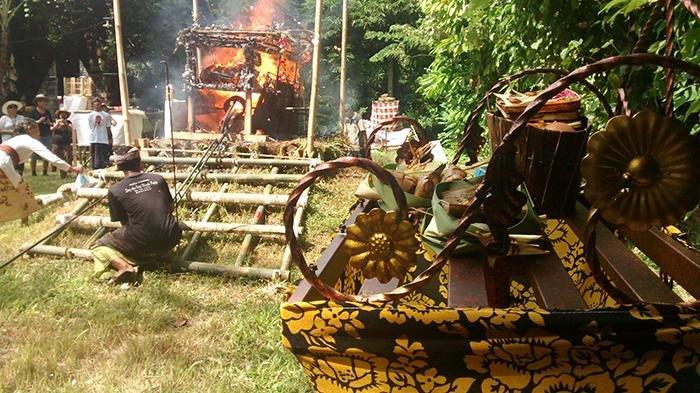 Ilustrasi Upacara Ngaben