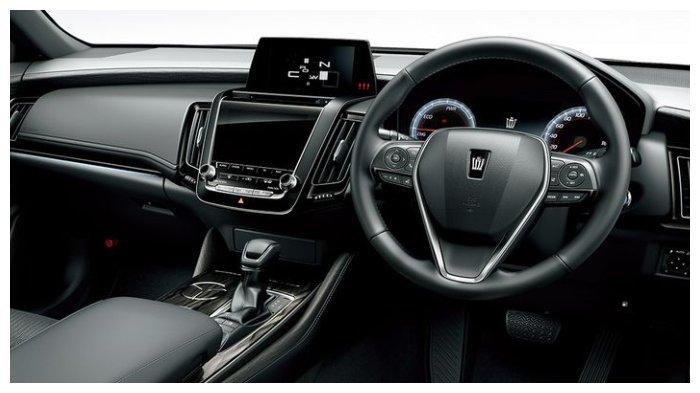 Interior Toyota Crown 2.5 HV G Executive