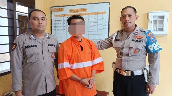 YR alias Rafi (22), tersangka penyebar foto dan video syur mantan pacar.