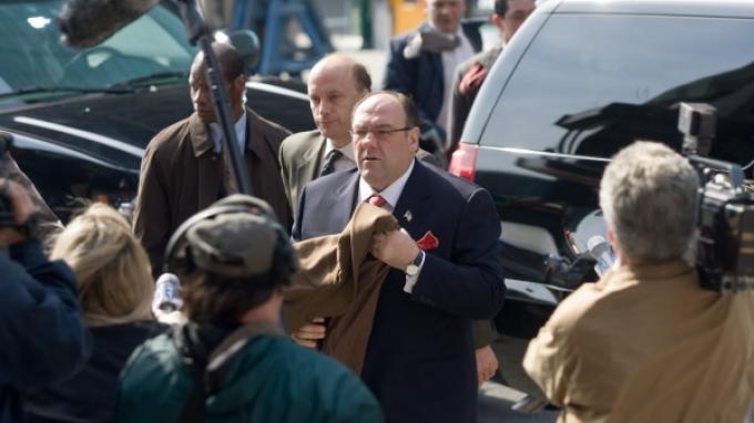 James Gandolfini dan Frank Wood dalam The Taking of Pelham 123 (2009)