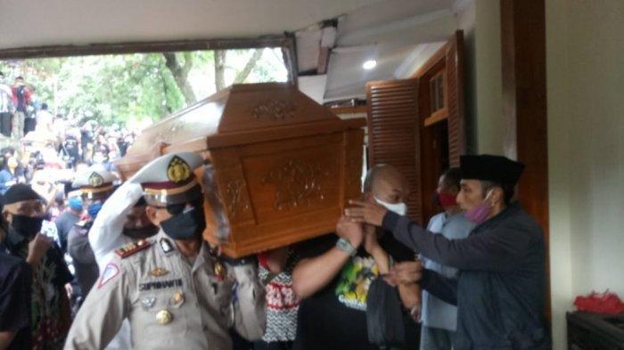Jenazah almarhum Didi Kempot telah tiba di rumah duka