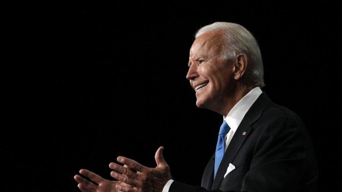 Mantan wakil presiden dan calon presiden dari Partai Demokrat Joe Biden menerima nominasi Partai Demokrat untuk presiden AS pada hari terakhir Konvensi Nasional Demokrat, yang diadakan secara virtual di tengah pandemi virus korona baru, di Chase Center di Wilmington, Delaware pada 20 Agustus 2020 .