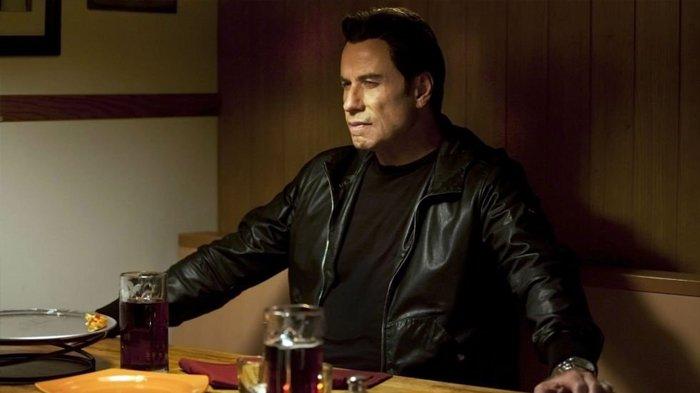 John Travolta dalam Criminal Activities (2015)