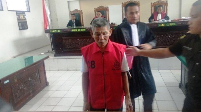 kakek pencuri getah2