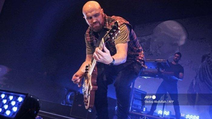 Gitaris Mark Sheehan tampil bersama The Script dalam konser di Jakarta pada 10 April 2018. Mark Sheehan meninggal dunia pada Jumat, 14 April 2023.