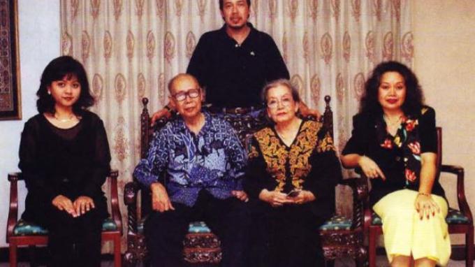 Keluarga Jenderal Hoegeng