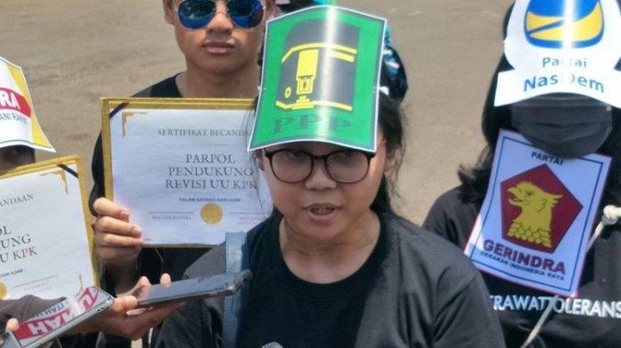 Kepala Departemen Kajian Strategis BEM STHI Jentera, Octania