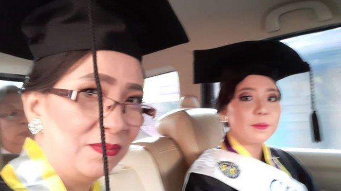 lala cum laude dari umy 3