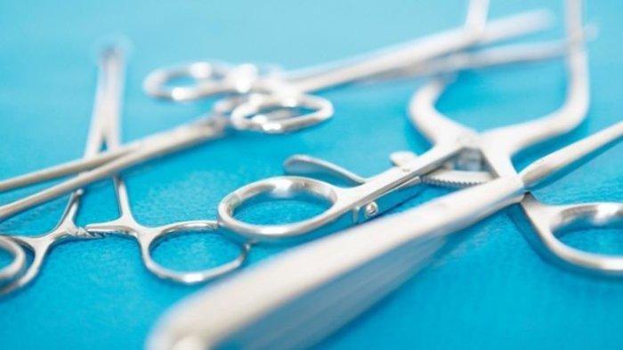 Ilustrasi peralatan yang akan digunakan ketika sirkumsisi atau sunat