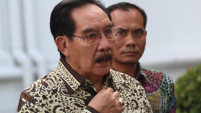 Mantan Ketua KPK Antasari Azhar (tengah)