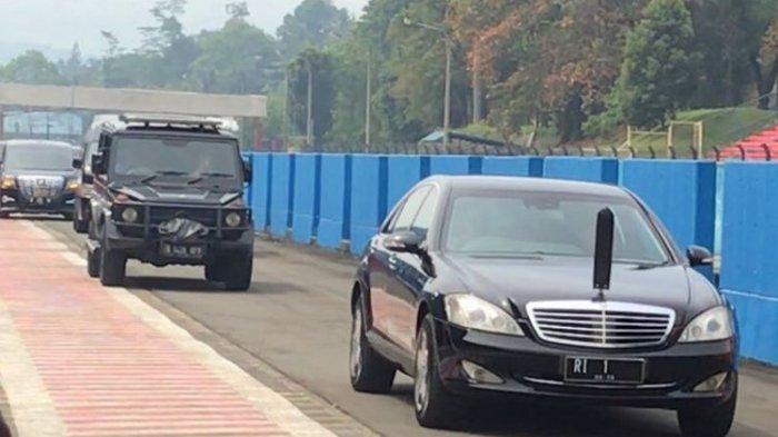 Mobil kepresidenan Indonesia-1 saat menjajal Sirkuit Sentul, Bogor, Jawa Barat, Selasa (6/3/2018).