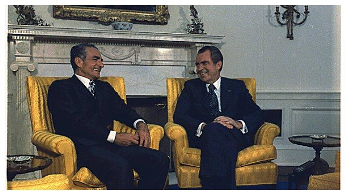Mohammad Reza Pahlavi bersama Richard Nixon