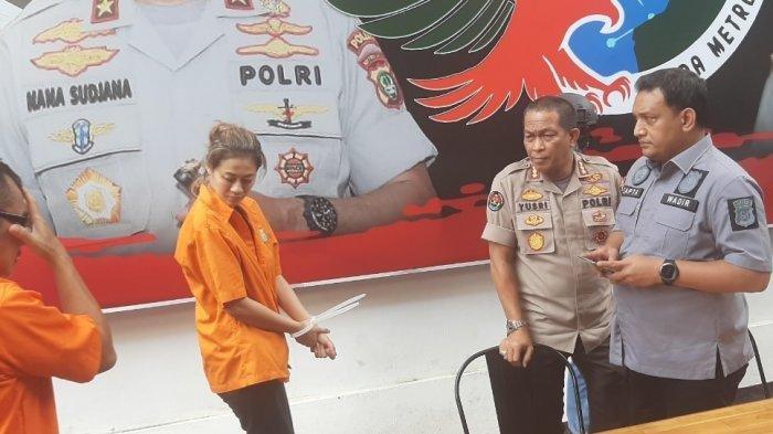 Nanie Apriliani Darham atau Nanie Darham