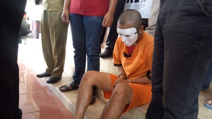 nenek 60 tahun dibacok dan dibakar 3