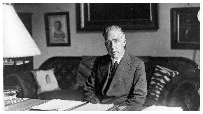 Niels Bohr pada 1935