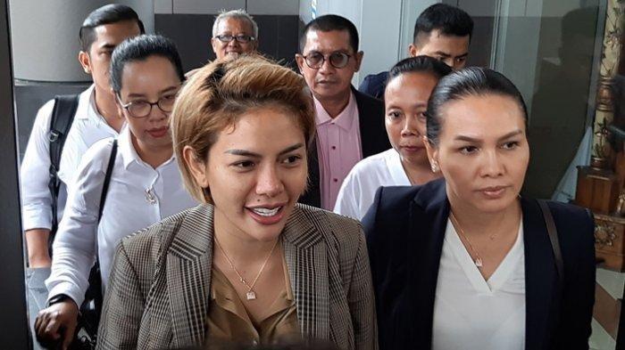 Nikita Mirzani tiba di Kejaksaan Negeri Jakarta Selatan 2