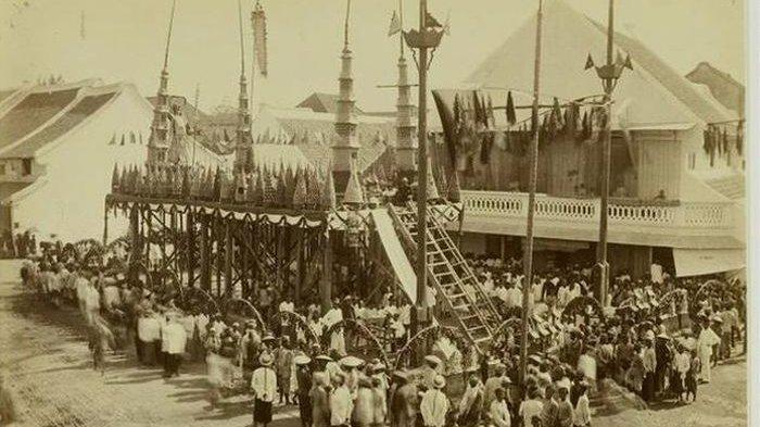 panjat pinang belanda