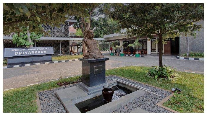 Patung Nicolaus Driyarkara di STF Driyarkara