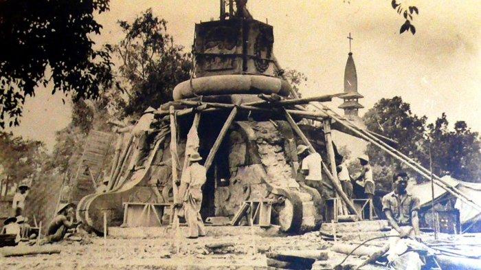 pembangunan tugu muda