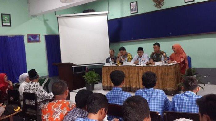 pemukulan motivator 3