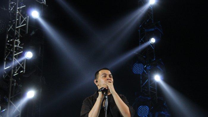 Penampilan Tulus di Prambanan Jazz Festival 2019 (3)