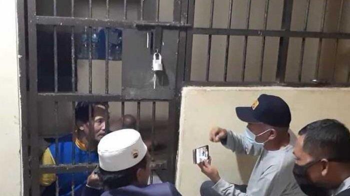 Penemuan mayat di kontrakan penjual roti