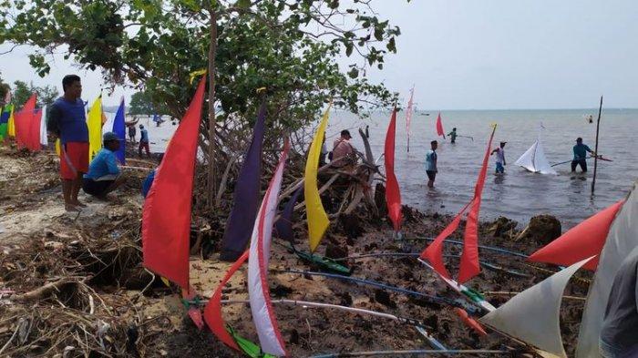 Perahu Jong merupakan permainan tradisional masyarakat 3