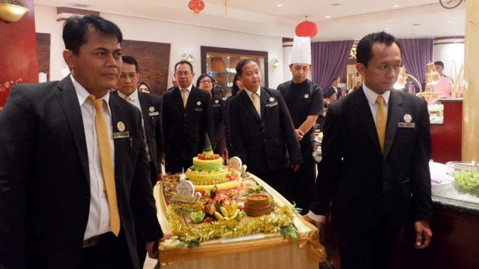 Perayaan hari jadi ke-22 tahun Grand Candi Hotel Semarang di Kafe Flamboyan, Rabu (16/1/2020) (1)