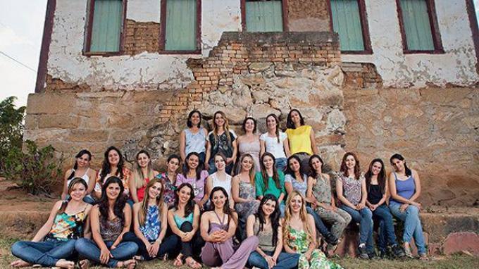 perempuan desa unik 001