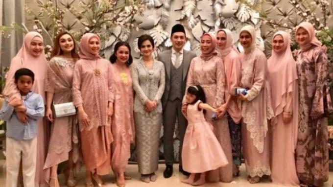 pernikahan Richard Kevin dan Cut Tari 6